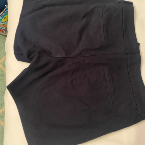 Old Navy High Waste Pixie Shorts Size 8 - Picture 3 of 4